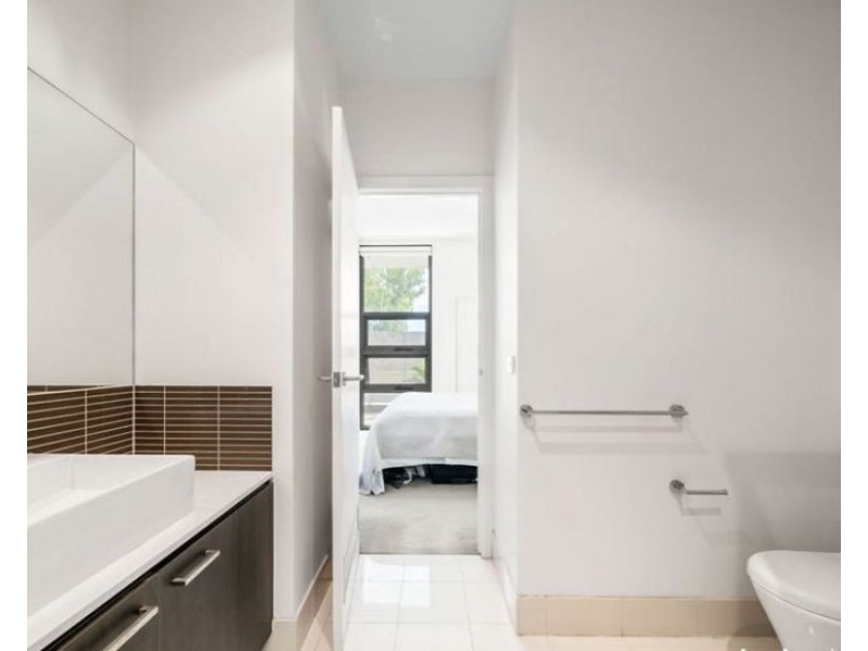 B7/460 Victoria Street, Brunswick VIC 3056