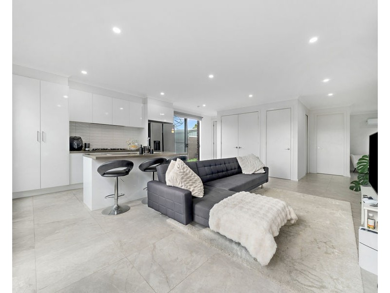 2/6 Lesleigh Street, Fawkner VIC 3060