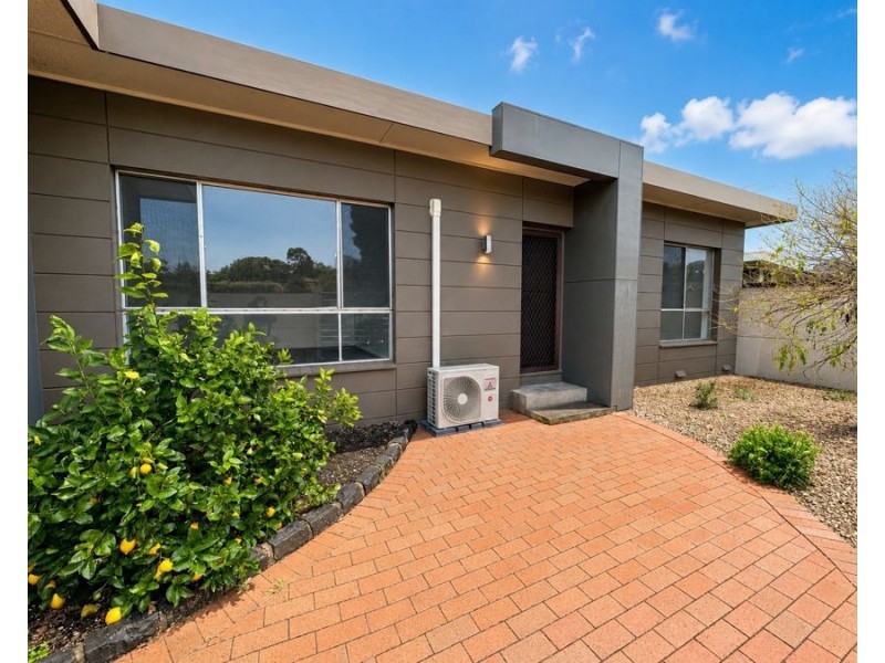 1/51 Barrabool Road, Highton VIC 3216