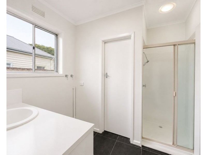 1/51 Barrabool Road, Highton VIC 3216