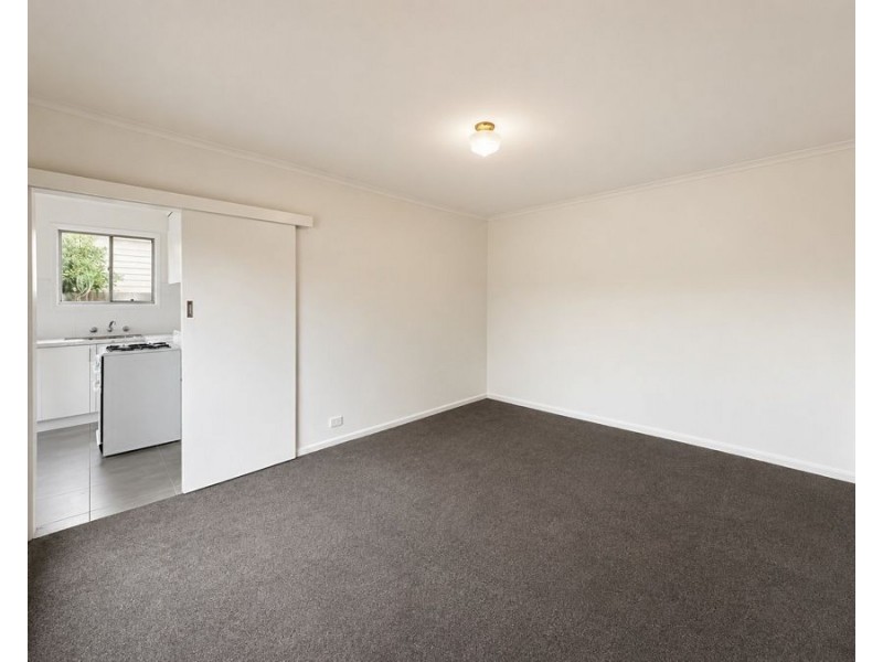 1/51 Barrabool Road, Highton VIC 3216