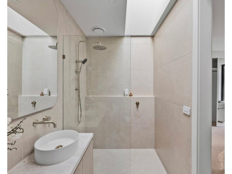 16b Gladstone Street, Coburg VIC 3058