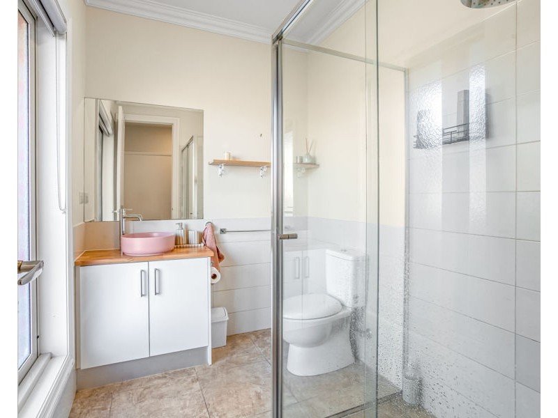 2A Whitelaw Street, Reservoir VIC 3073