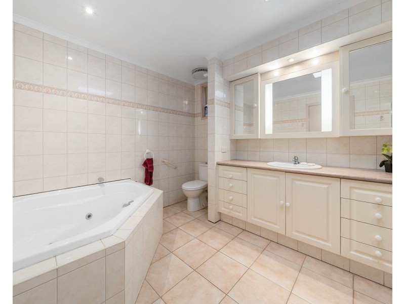 30 Jackman Crescent, Keilor VIC 3036