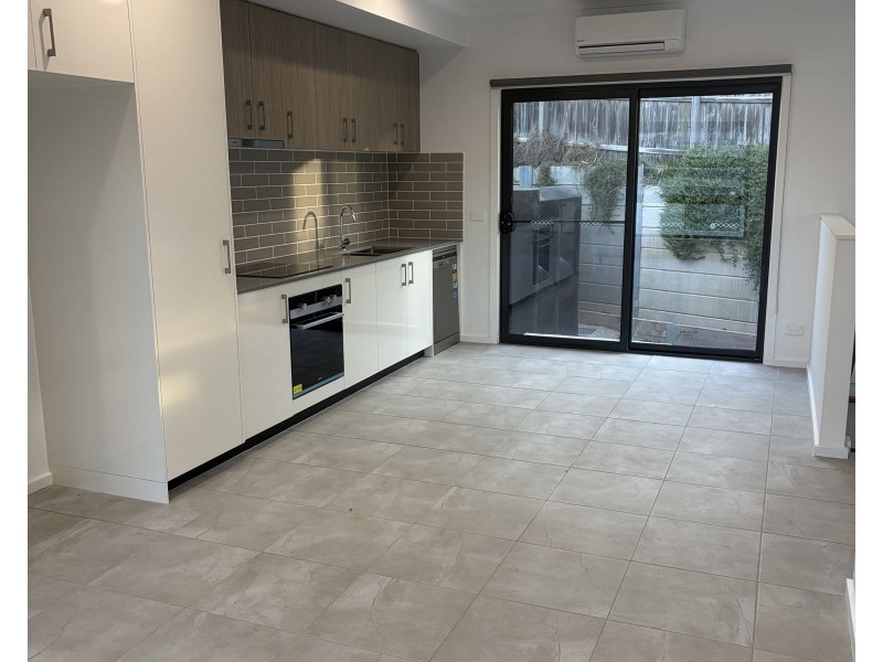 17 Langport Cres, Sunbury VIC 3429