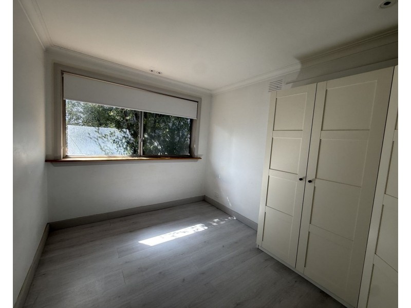 2/132 Hoffmans Road, Essendon VIC 3040