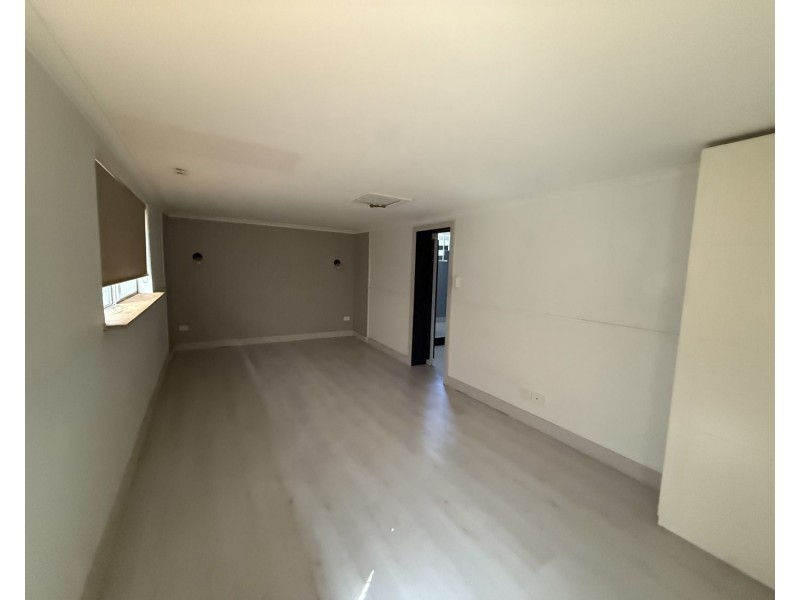 2/132 Hoffmans Road, Essendon VIC 3040