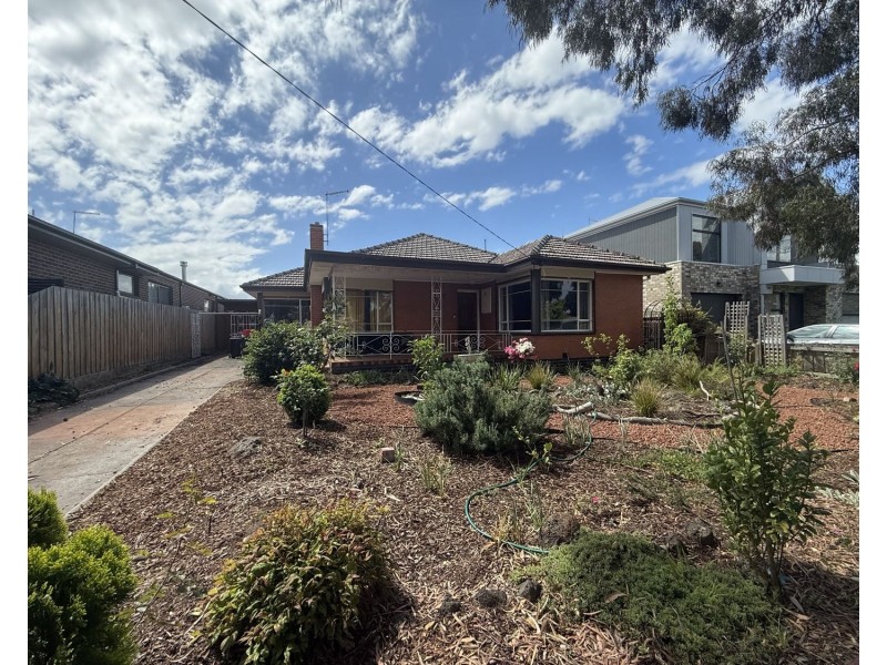 16 Lynch Road, Fawkner VIC 3060