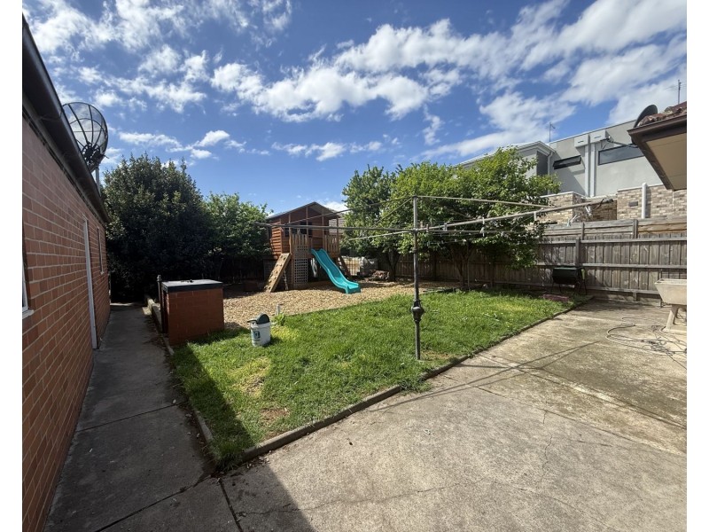 16 Lynch Road, Fawkner VIC 3060