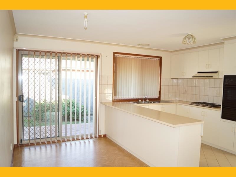 18 Quarrion Drive, Carrum Downs VIC 3201