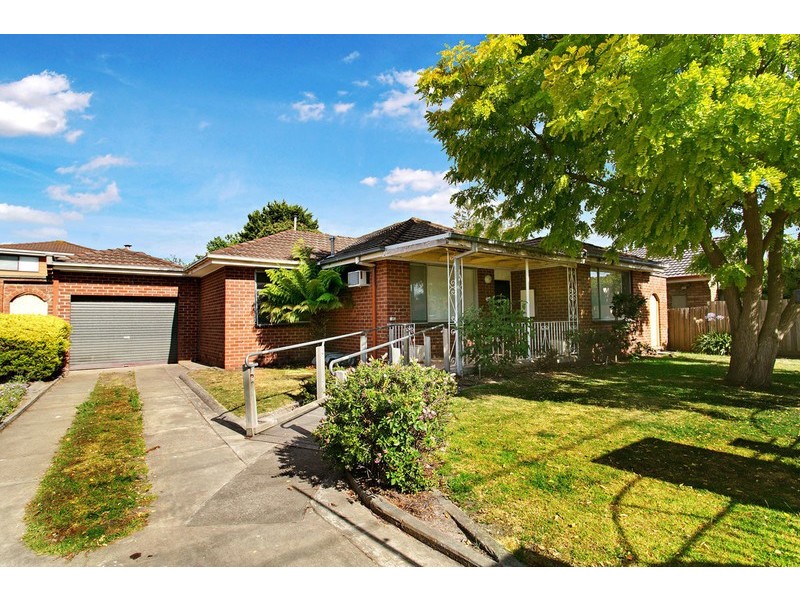 17 Downs Road, Seaford VIC 3198