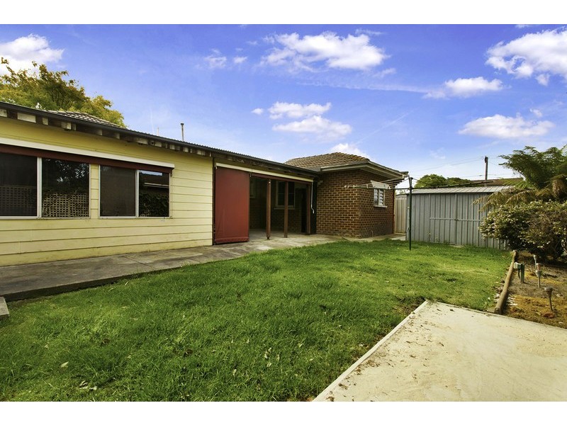 17 Downs Road, Seaford VIC 3198