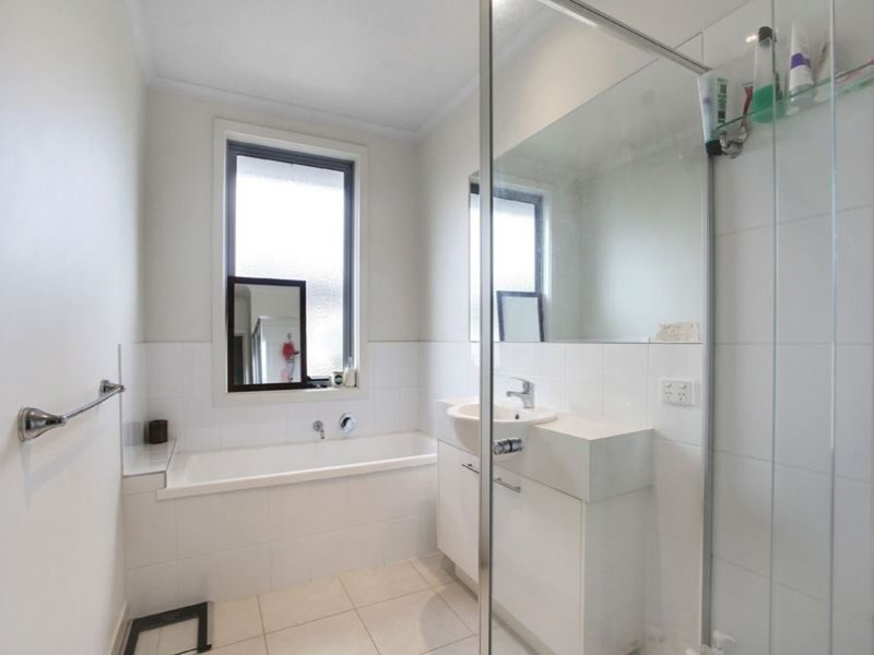 5 Walnut Court, Seaford VIC 3198