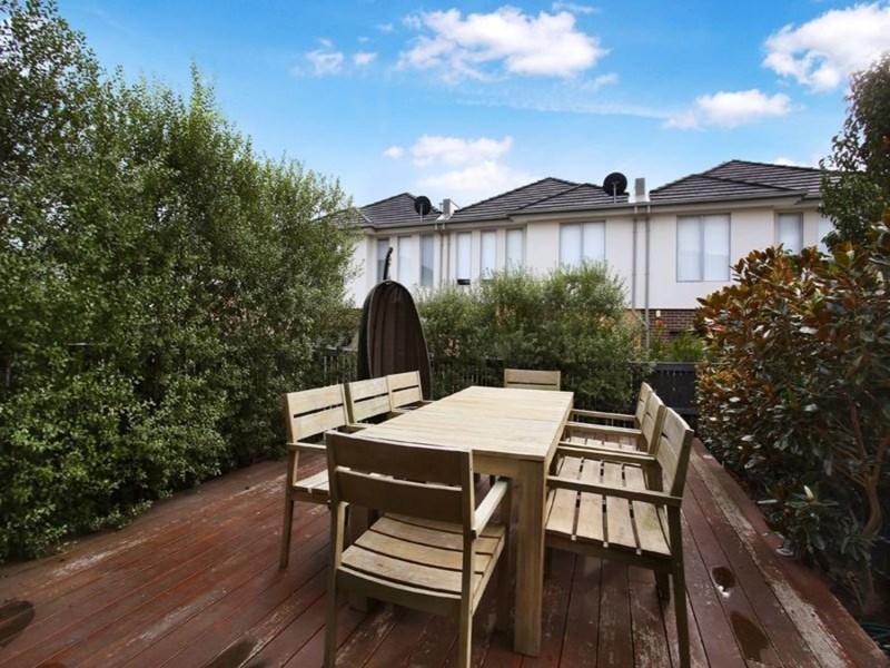 5 Walnut Court, Seaford VIC 3198