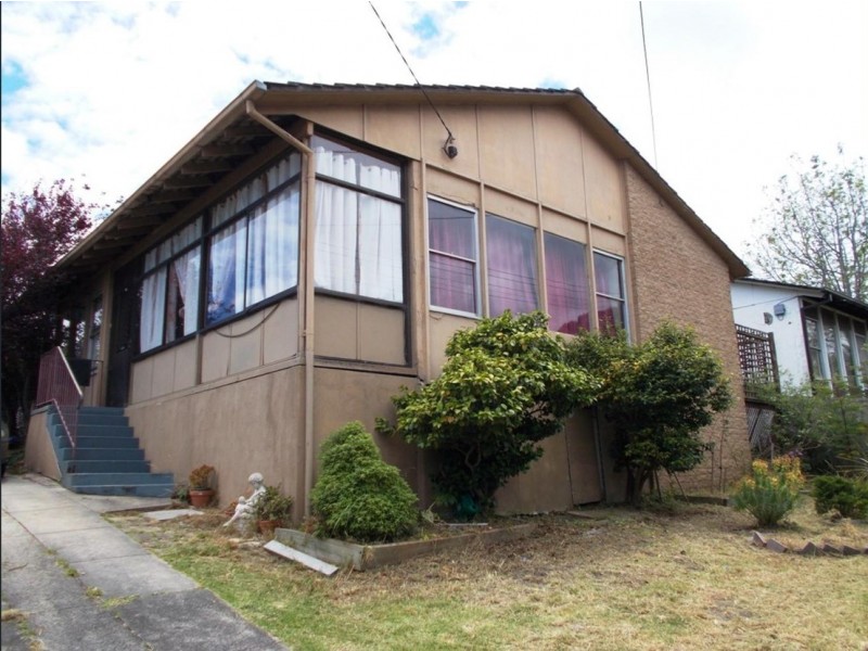 21 & 23 Hickory Crescent, Frankston North VIC 3200