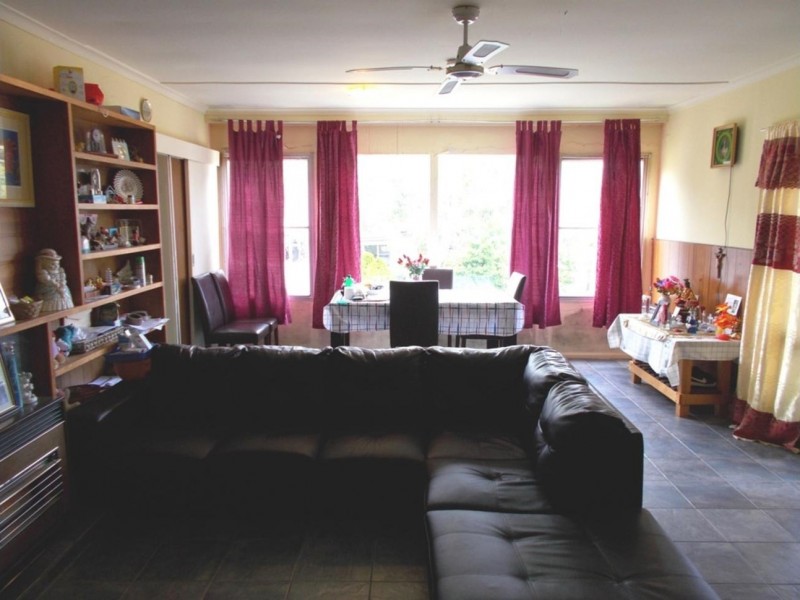 21 & 23 Hickory Crescent, Frankston North VIC 3200