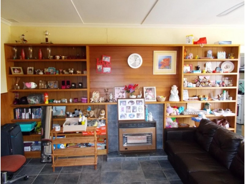 21 & 23 Hickory Crescent, Frankston North VIC 3200