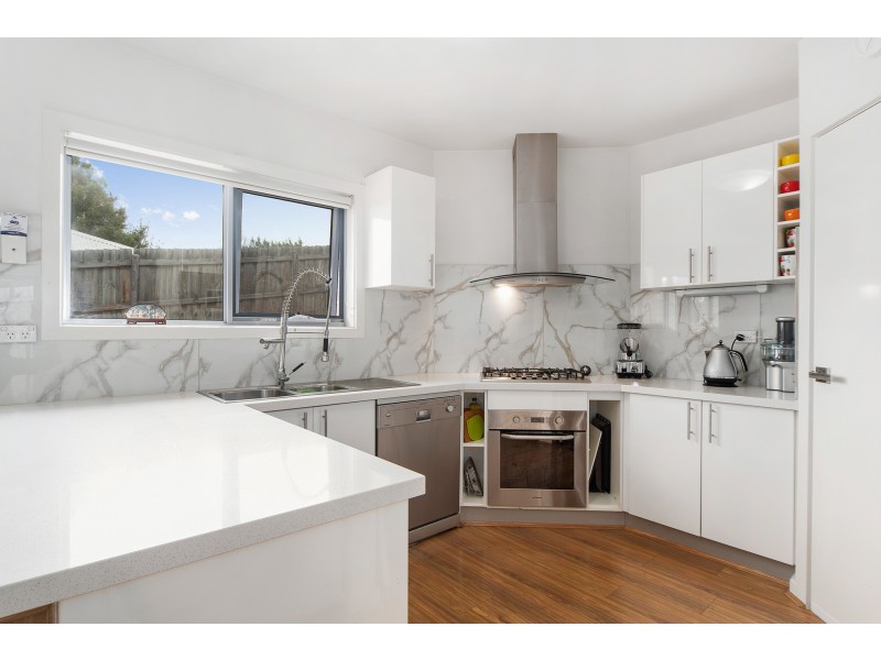 2/104 Fortescue Avenue, Seaford VIC 3198