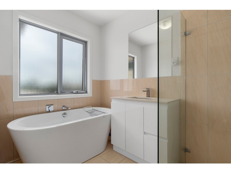 2/104 Fortescue Avenue, Seaford VIC 3198