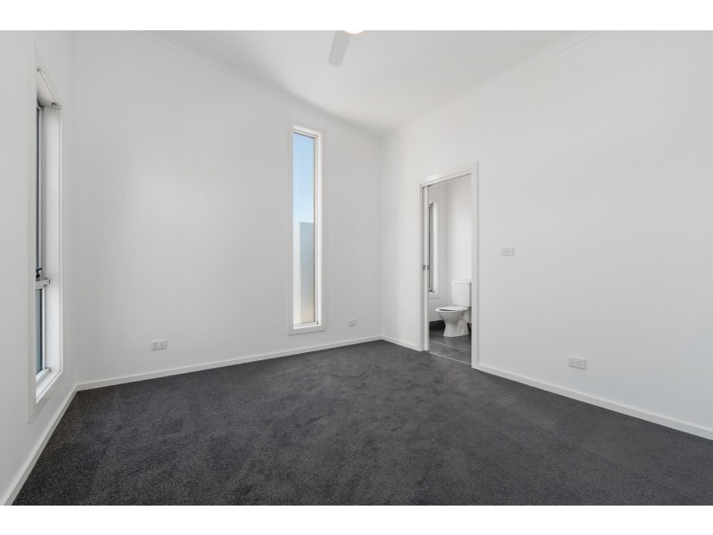 2/15 Nepean Highway, Safety Beach VIC 3936