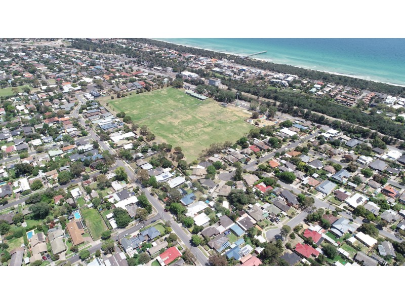 13 Coonara Avenue, Seaford VIC 3198