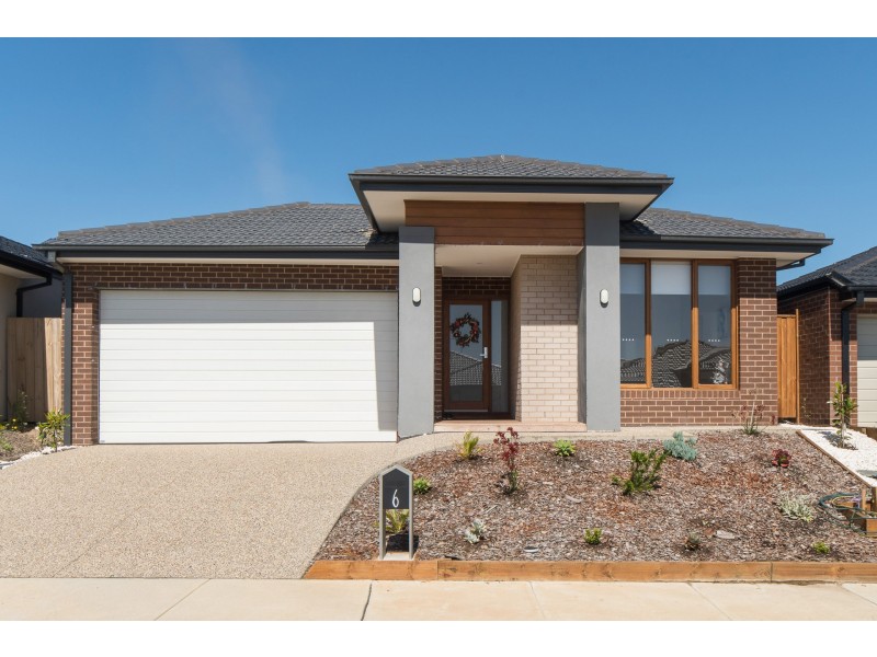 6 Harlequin Way, Clyde North VIC 3978