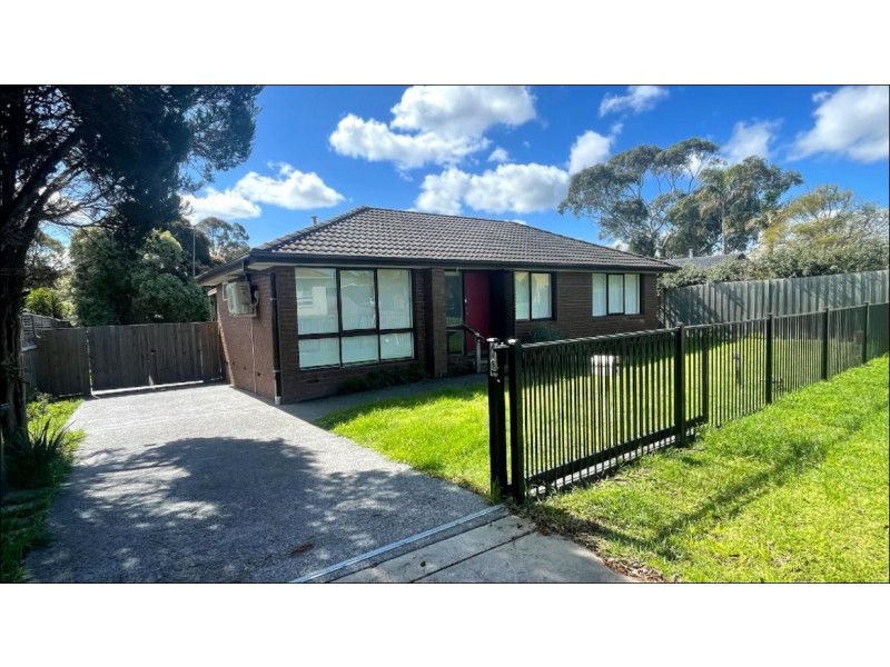 4 Akora Court, Frankston VIC 3199