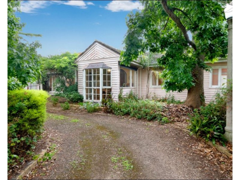 12A & 12B Kananook Avenue, Seaford VIC 3198