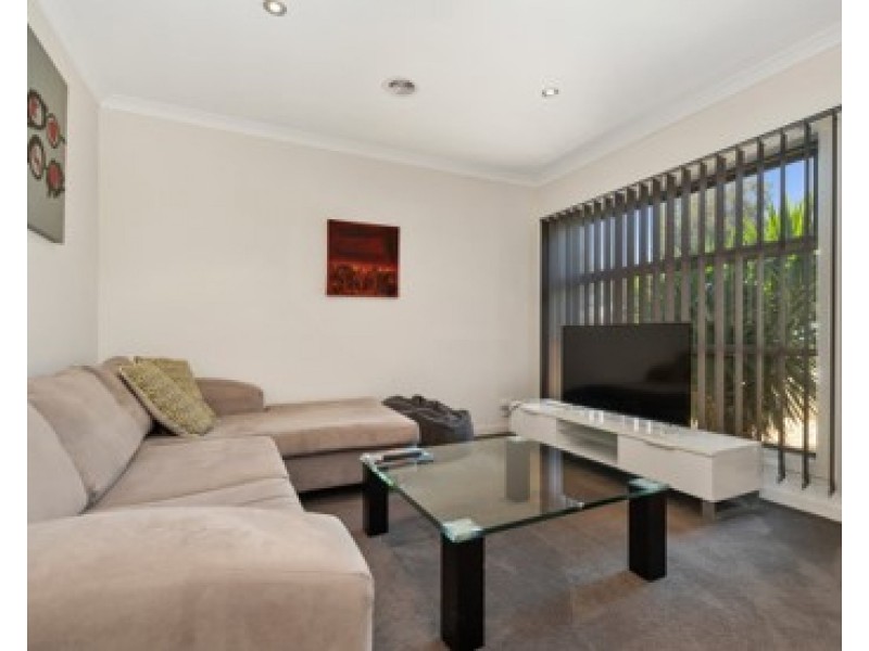 99 Oberon Drive, Carrum Downs VIC 3201