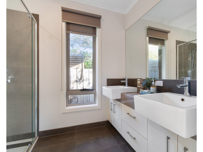 2/176 Fortescue Avenue, Seaford VIC 3198