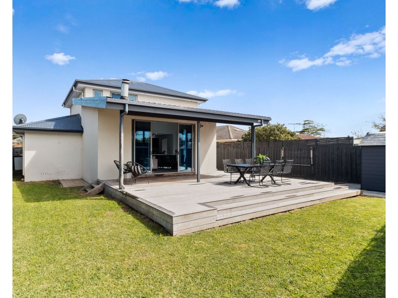 18 Bognor Avenue, Seaford VIC 3198