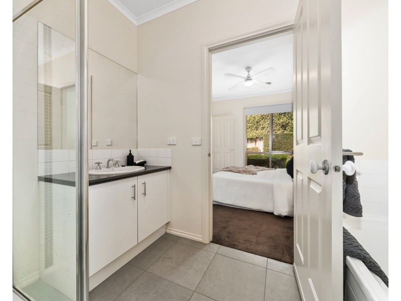 4/10 Raymond Street, Somerville VIC 3912