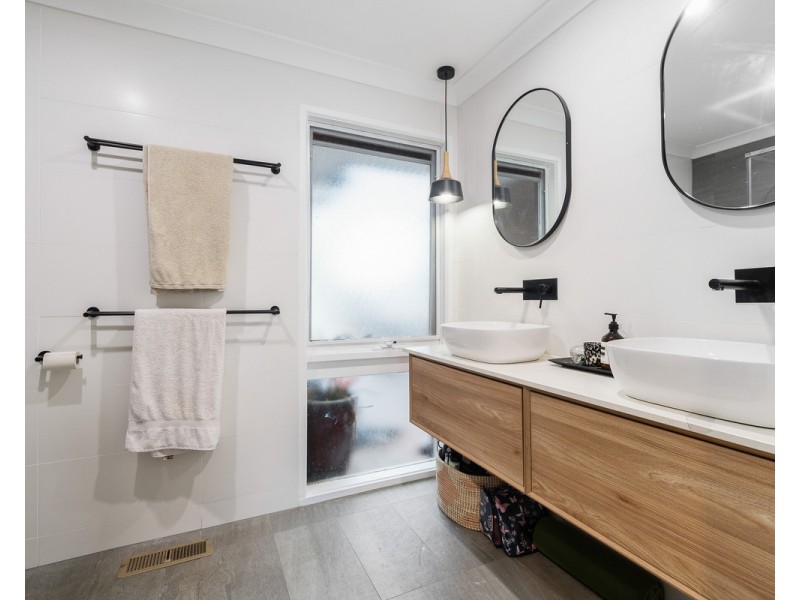 42 Christopher Drive, Frankston South VIC 3199