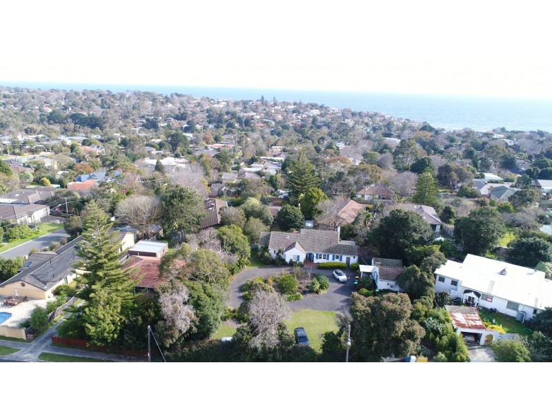 98-100 Kars Street, Frankston South VIC 3199