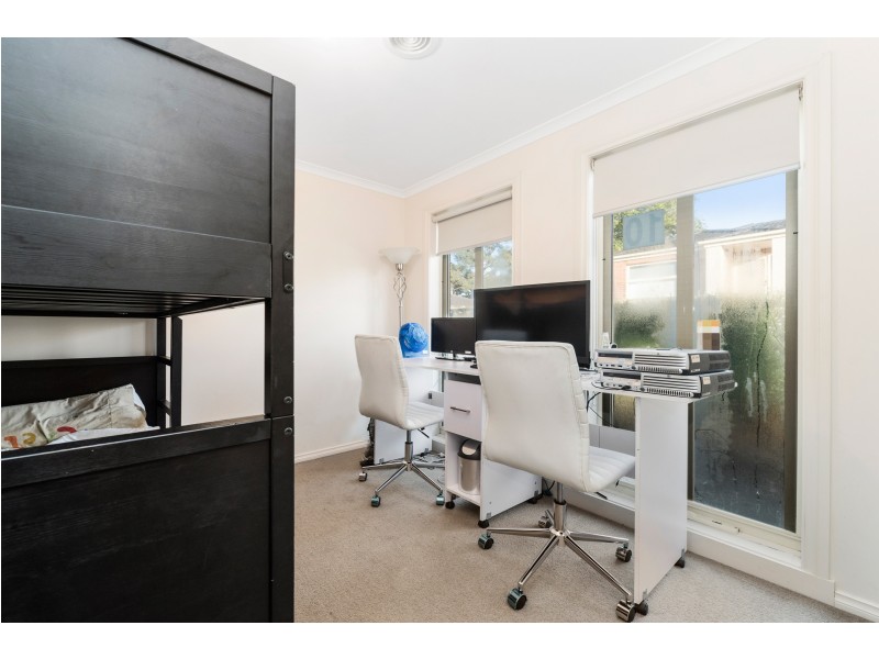 10/108 Ahern Road, Pakenham VIC 3810