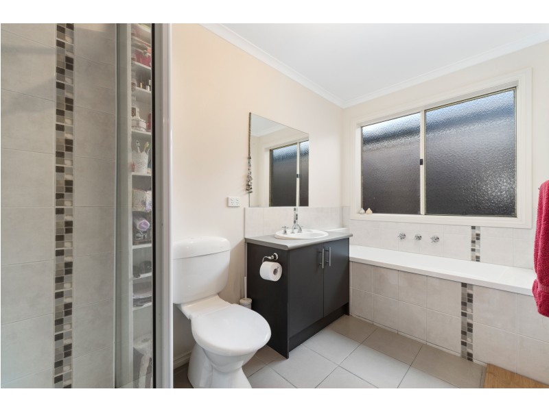 10/108 Ahern Road, Pakenham VIC 3810