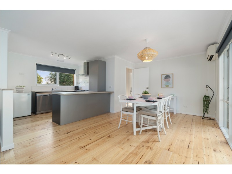35 Whitford Way, Frankston VIC 3199