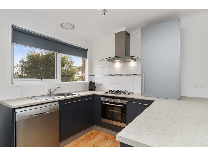 35 Whitford Way, Frankston VIC 3199