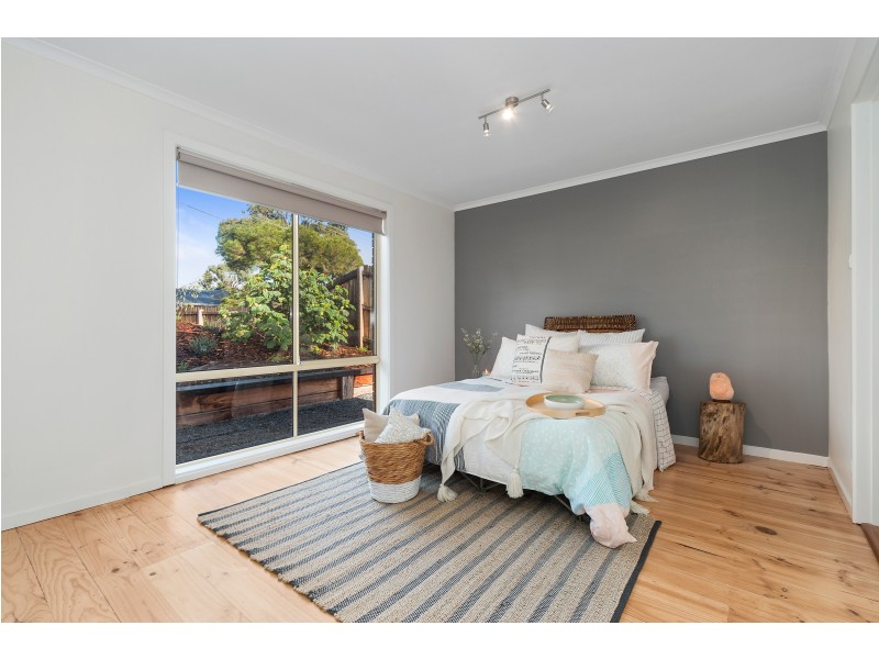 35 Whitford Way, Frankston VIC 3199