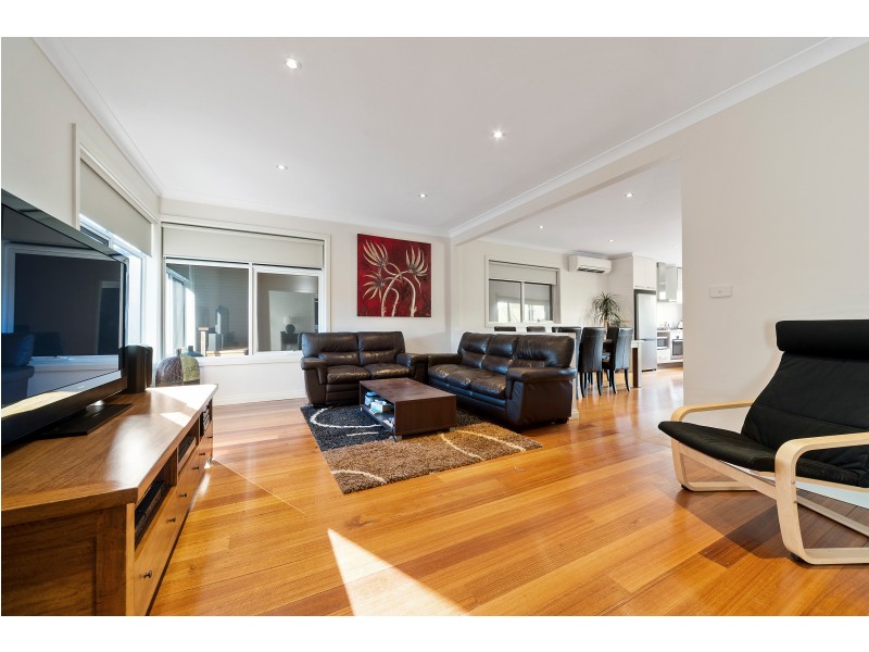 42 Woodlands Grove, Frankston South VIC 3199