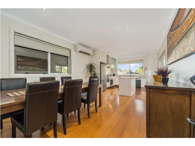 42 Woodlands Grove, Frankston South VIC 3199