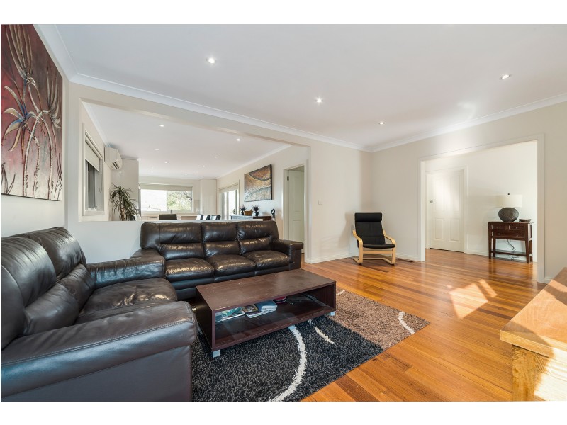 42 Woodlands Grove, Frankston South VIC 3199