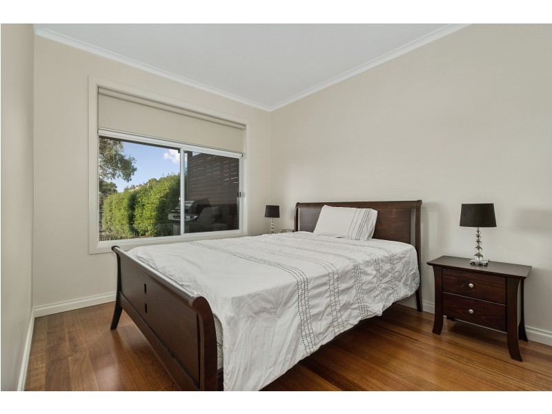 42 Woodlands Grove, Frankston South VIC 3199