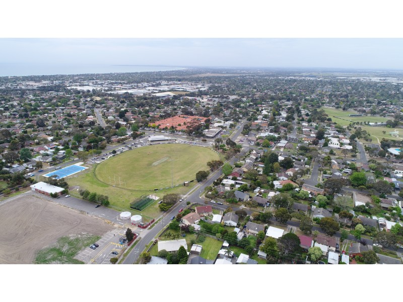 2 Coolgardie Street, Frankston North VIC 3200