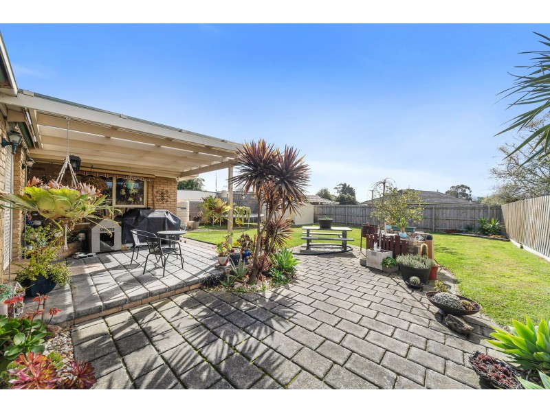 33 Camms Road, Cranbourne VIC 3977