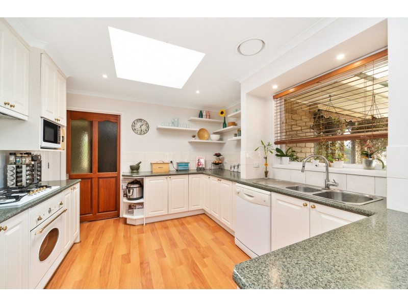33 Camms Road, Cranbourne VIC 3977