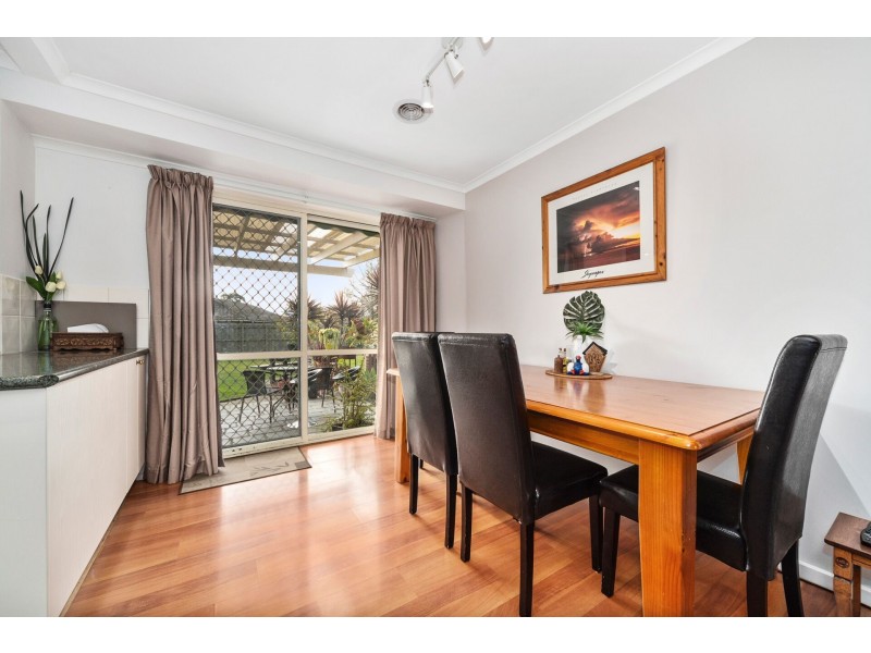 33 Camms Road, Cranbourne VIC 3977