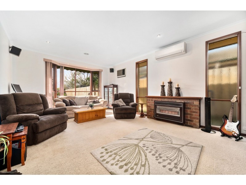 33 Camms Road, Cranbourne VIC 3977