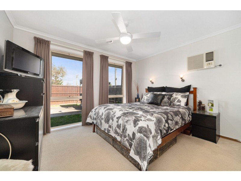 33 Camms Road, Cranbourne VIC 3977