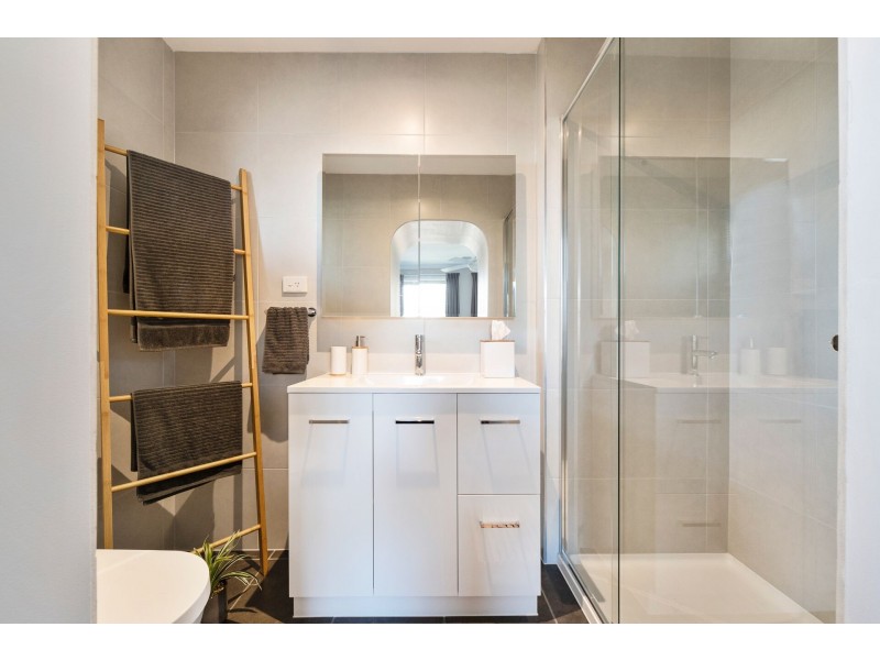 33 Camms Road, Cranbourne VIC 3977